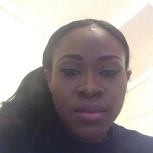 Meet your Posher, Fola